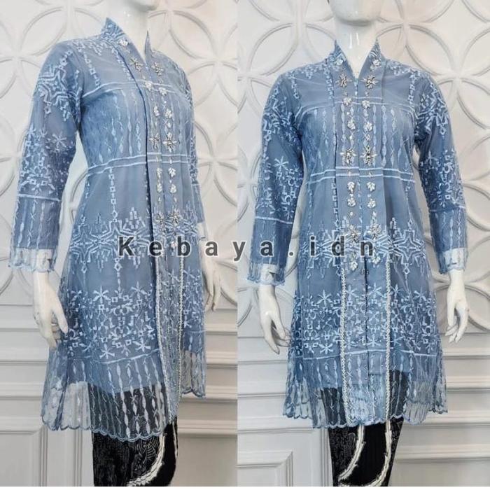 Kebaya.idn - Setelan Baju Kebaya Brokat Kartini Tunik Floy Payet Terbaru 2024 Bahan Tille Bordir Mew