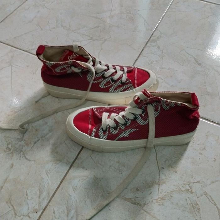 sepatu Coca-Cola colab Rubi