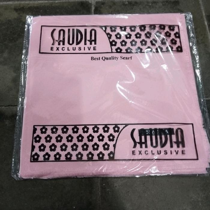segiempat saudia rawis warna merah muda