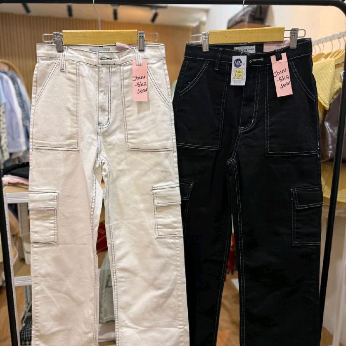 Celana Jeans Chuu Wanitaa