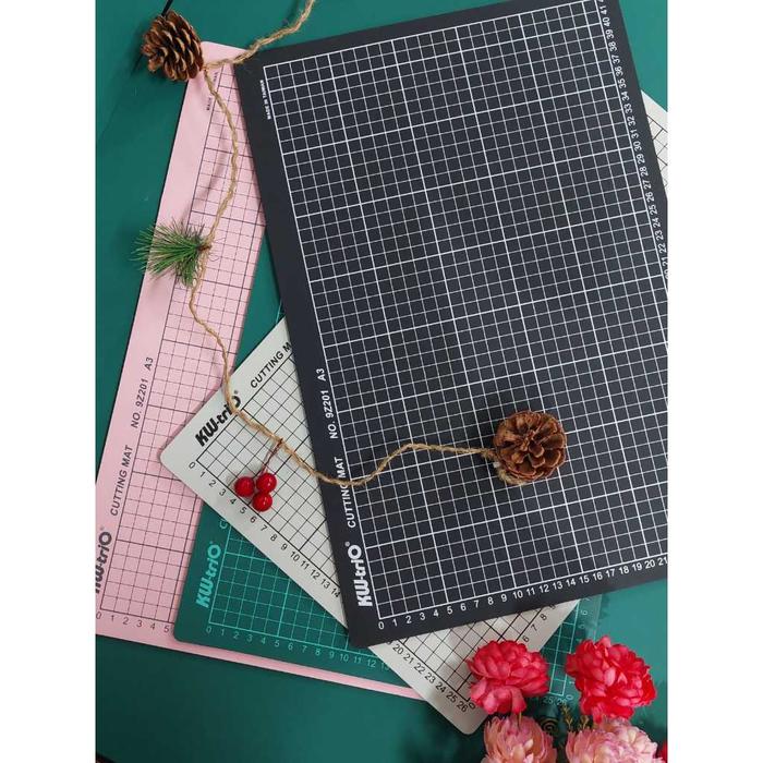 Pink/Biru/Hitam/Abu Korea, Cutting Mat Size A3, 9Z201 Double Sided Self Healing A3.Merek Taiwan Kw-T