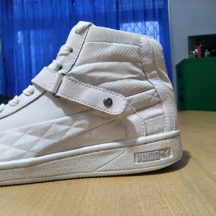 Sepatu Sneakers seri Sky High size 37 preloved boots outdoor hiking second bekas pumaa