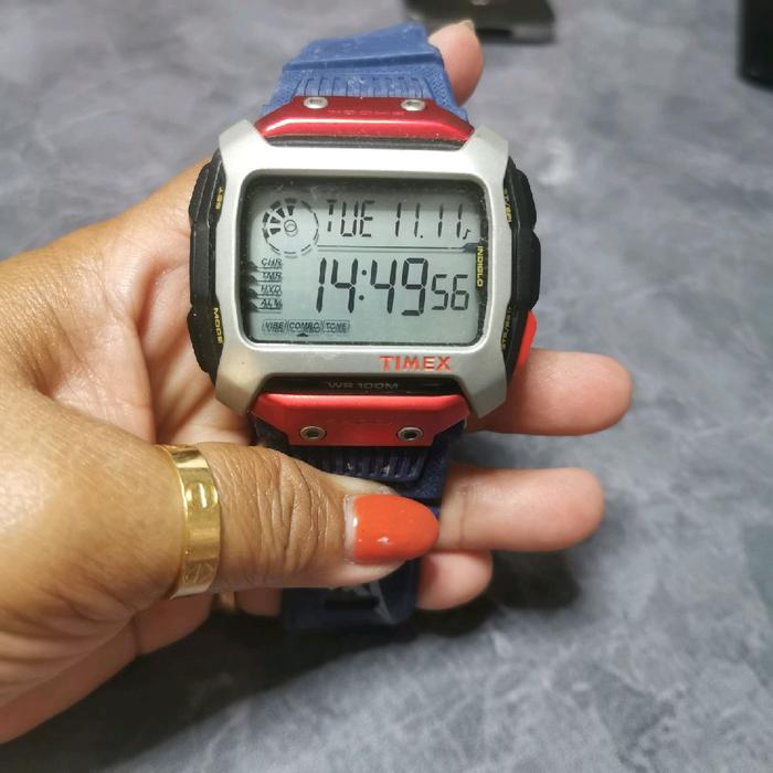 Jam  tangan timex command x red bull cliff diving