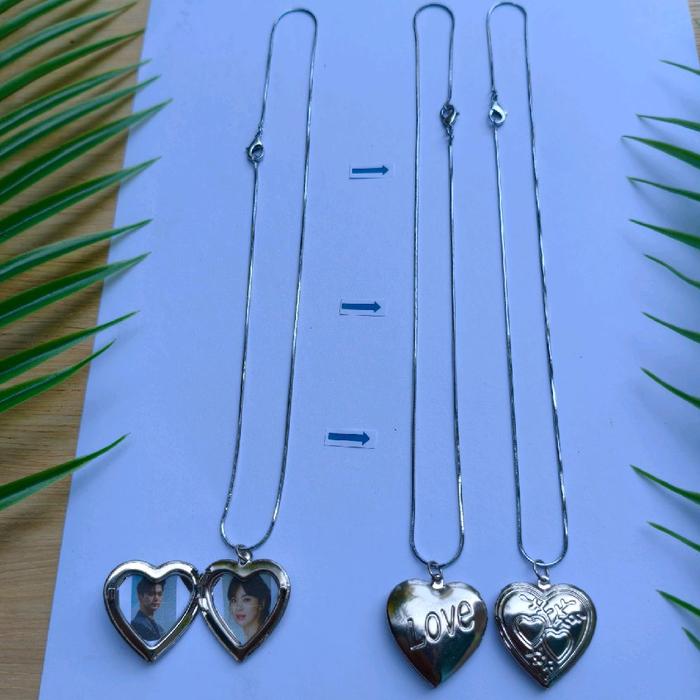 Kalung Liontin LOVE foto couple mevvah dan cantik