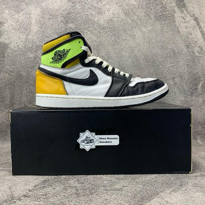 Sepatu Second Nike Air Jordan 1 Retro Hi OG Volt Size 42,5 insole 27 cm Original Guarantee 100%
