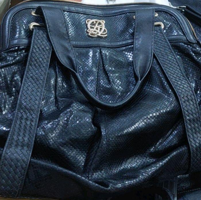 LQ black size medium shoulder bag original leather  Kulit asli