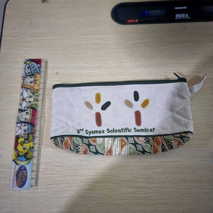 Dompet Pinsil Bolpen Alat Tulis Bekas