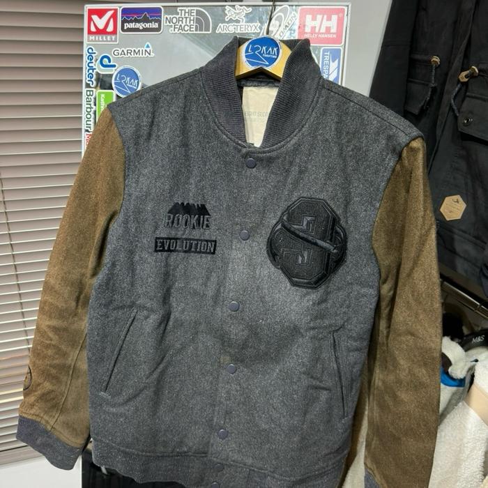 JAKET KASUAL VARSITY 8 SECOND