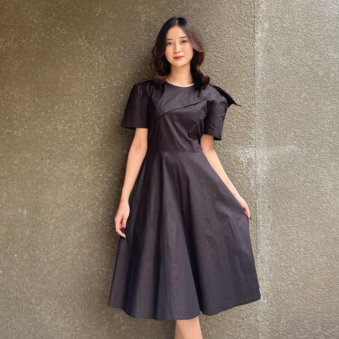 VINOLA~SECRET BLOOM DRESS,  Midi Nyaman Stretch Fit