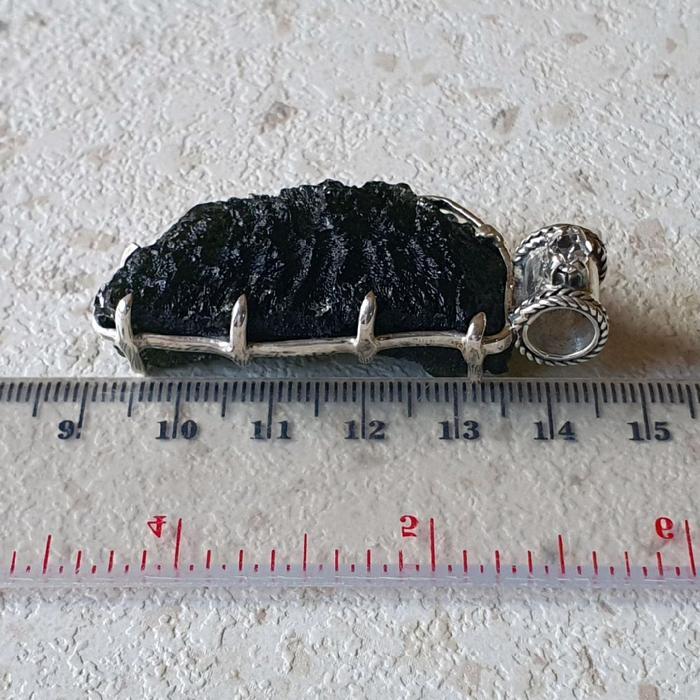 HANDMADE LIONTIN NATURAL MOLDAVITE