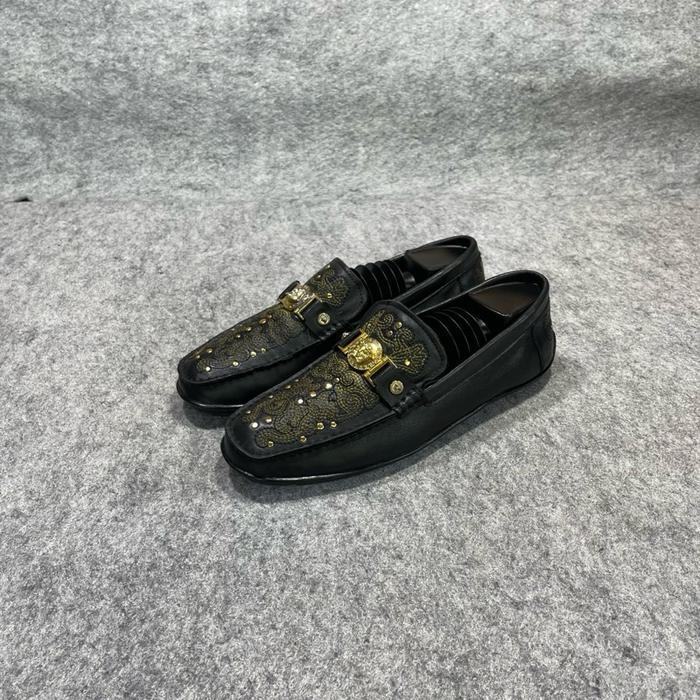 Merek: VERSACE  Model: LOAFERD FLAT MEDUSA  Asal: ITALY Size :  9 SETARA 43  INSOLE  27.5CM Price : 