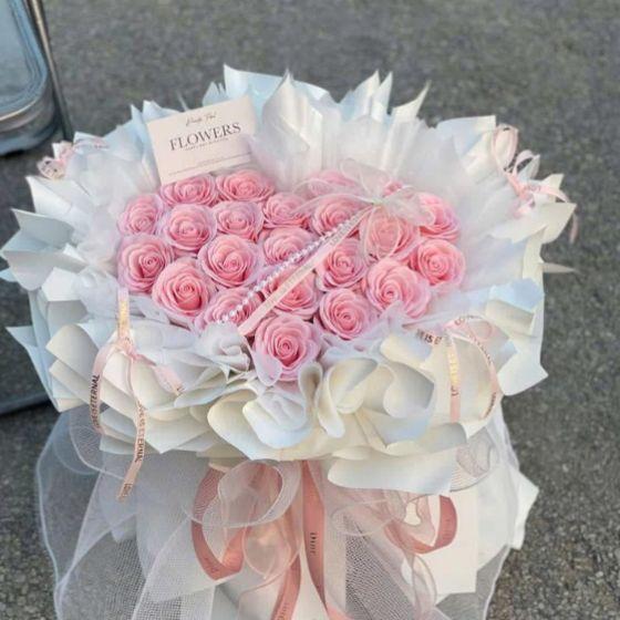 Bouquet Bunga Cantik dengan Ros Pink dan Putih - Hadiah Romantis untuk Spesial Anda