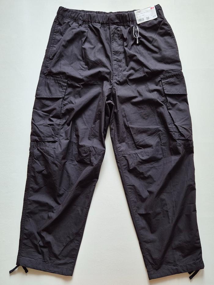 UNIQLO U Wide Fit Parachute Cargo Pants Celana Panjang Gombrang Parasut Pria Size 33