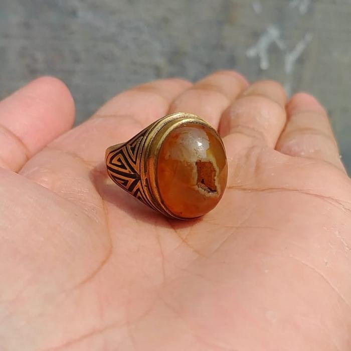 Cincin Mustika Combong Katilayu Spesialis Pengasihan