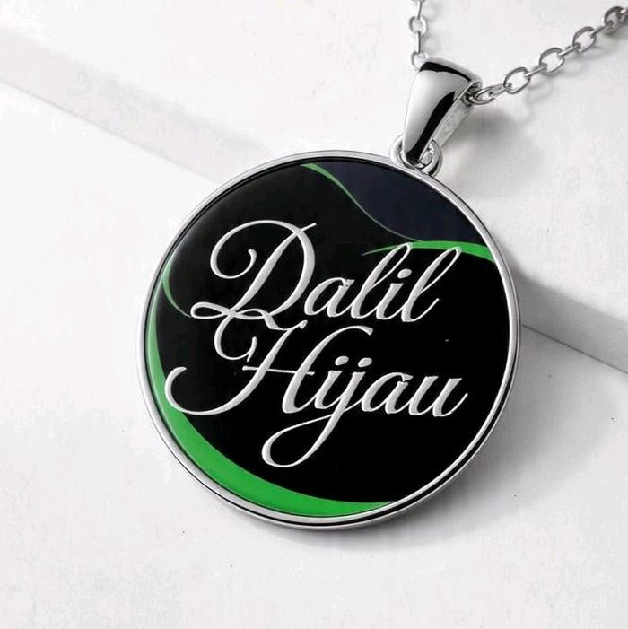 Kalung Liontin Tulisan dalil.hijau dengan Desain Elegan dan Menarik