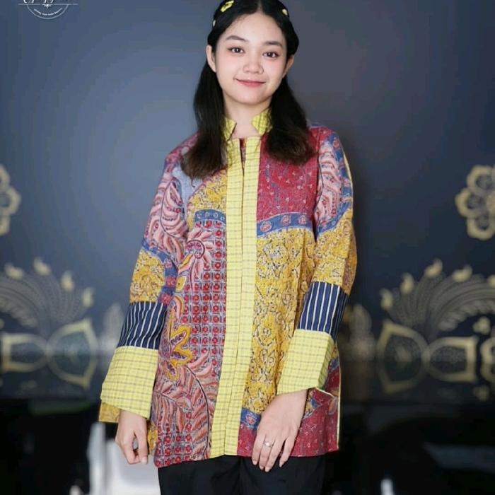 Batik Eyang Putri- Blus Tenty Wanita