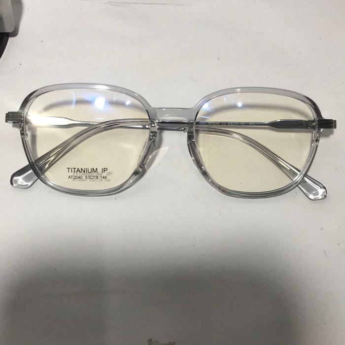 Kacamata titanium