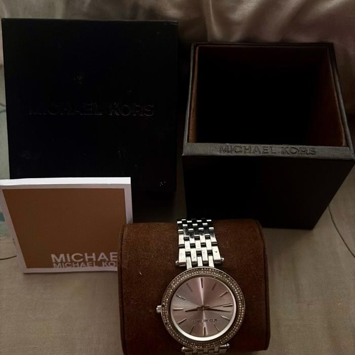 Jam tangan wanita MK Preloved