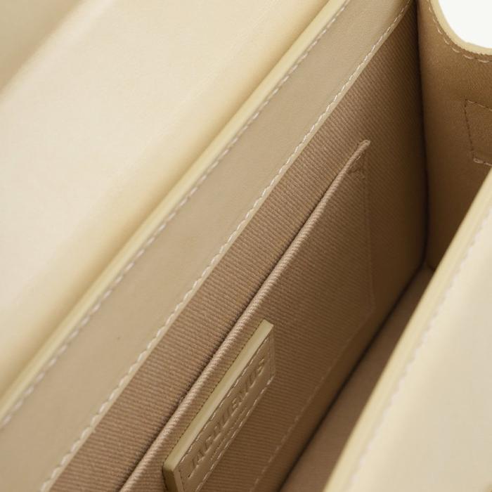 Jacquemus Le Grand Chiquito In Ivory Leather