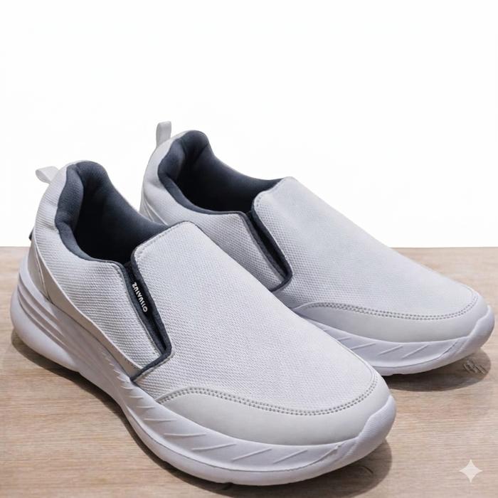 Sepatu pria Slip On Eagle Tanpa Tali Bahan Berkualitas Ukuran 36-44 Full Black