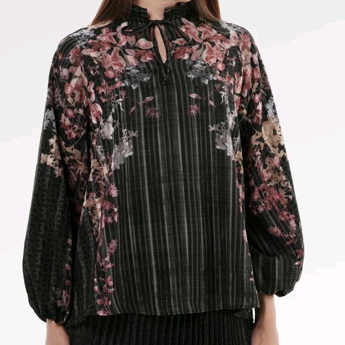 Benang Jarum Viola Blouse - Dark Viola