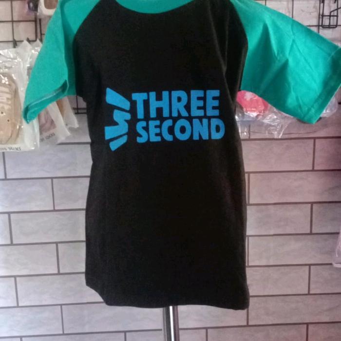 KAOS ANAK THREE SECOND/KAOS ANAK LAKILAKI