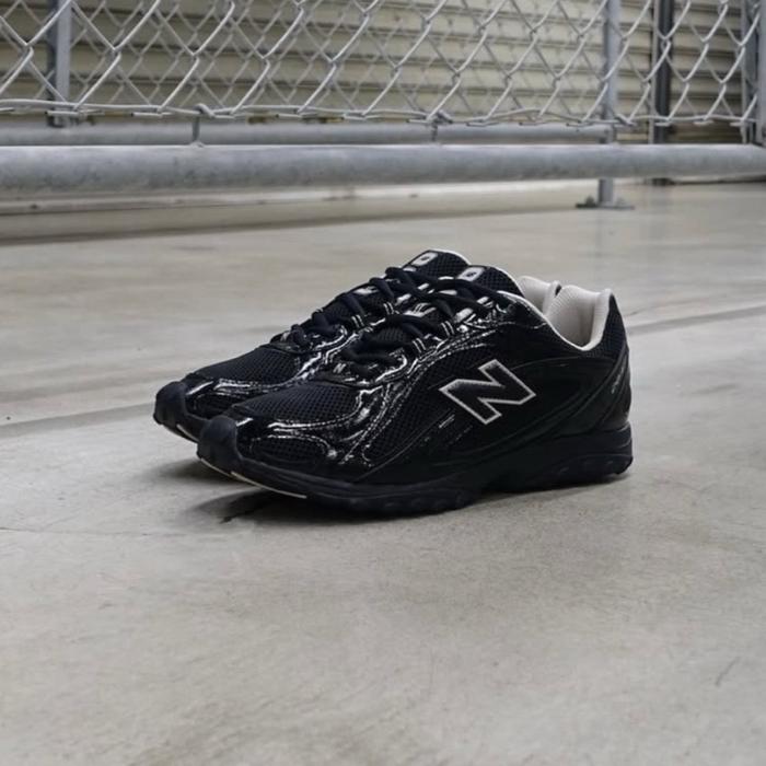 Sepatu New Balance 204L Black Original Resmi Sneakers Hitam Pria