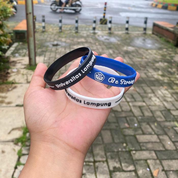 Gelang Universitas Lampung Hitam Putih Biru