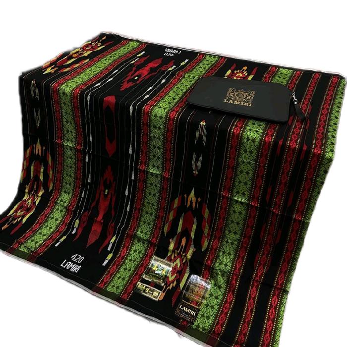 Sarung Lamiri SGE 420 Lembaran Motif Tradisional Hitam Hijau Merah