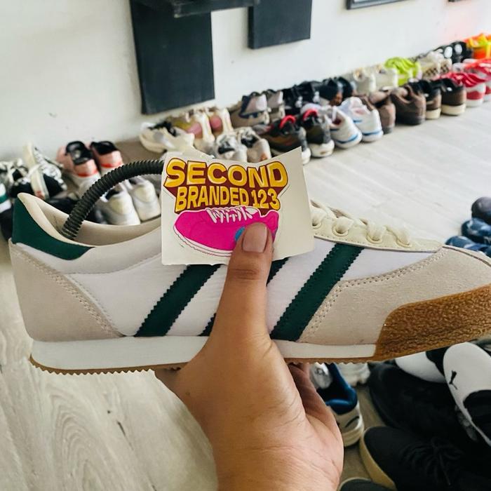 Size 45 casual sepatu sneakers