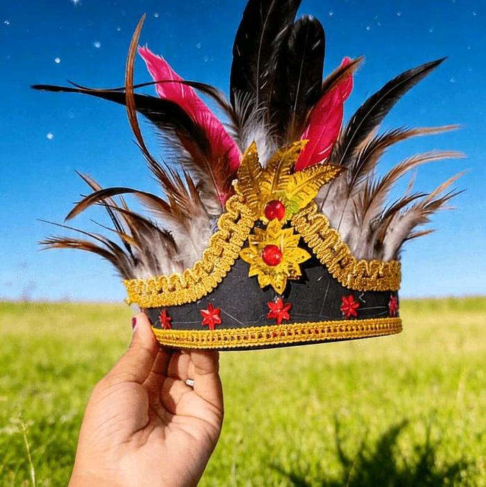 Mahkota Adat Papua - Tampilan Khas Papua