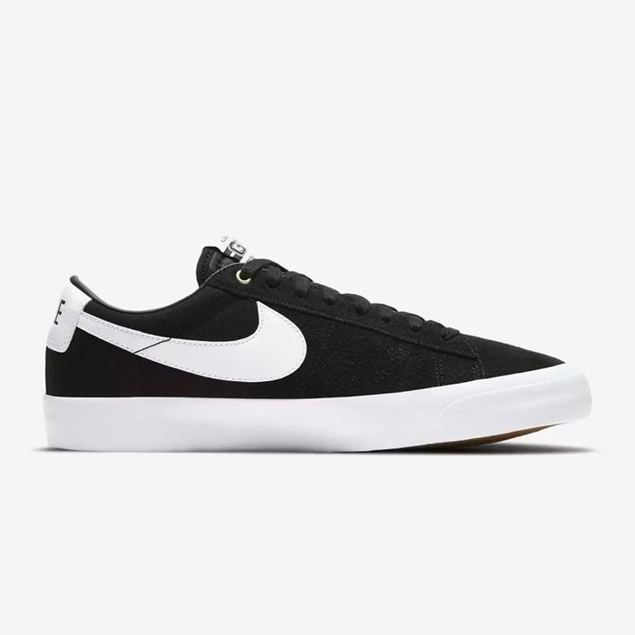 Nike Sepatu Sneaker SB Zoom Blazer Low Pro GT Hitam Putih untuk Pria dan Wanita
