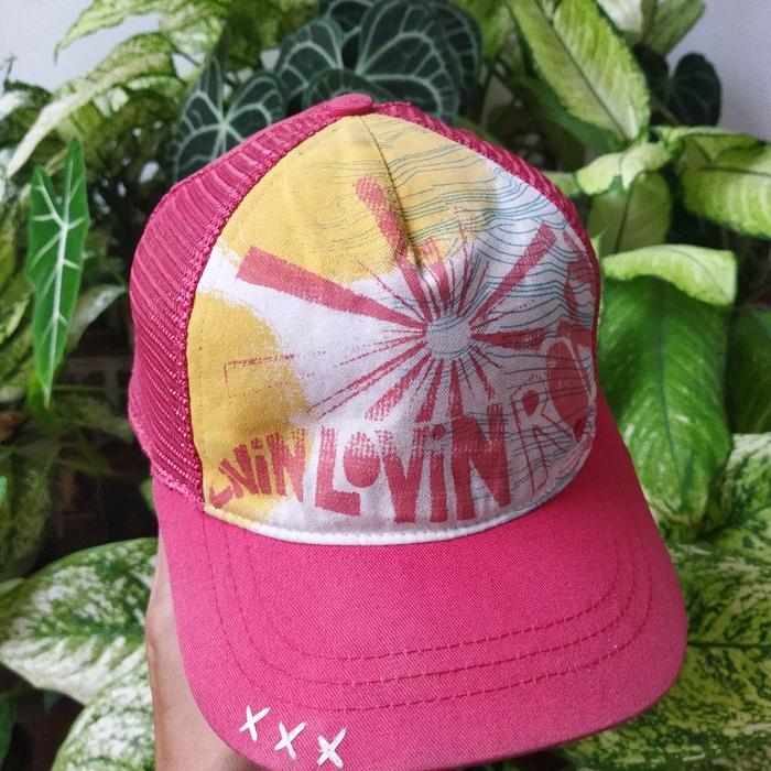 Roxy Topi Surfing Jaring Trucker Hat Merah