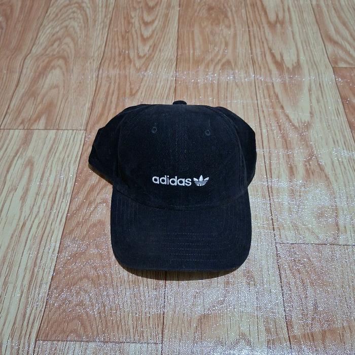 topi adidas trifoil corduroy