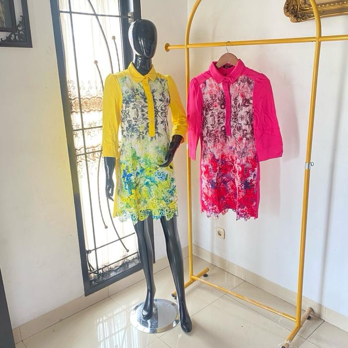 Tunik SNQ 18-979 Model Kerah Polos Kancing Bordir Dada sampai bawah Brokat Warna Cerah dan Desain El