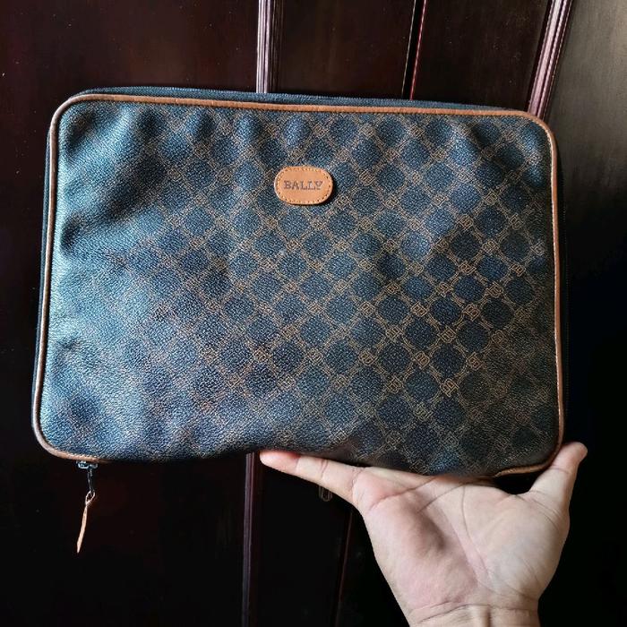 Handbag / Clutch / Tas Tablet / Cover M a c B o o k  Kulit Asli  B A L L Y  Signature Black Brown Ge