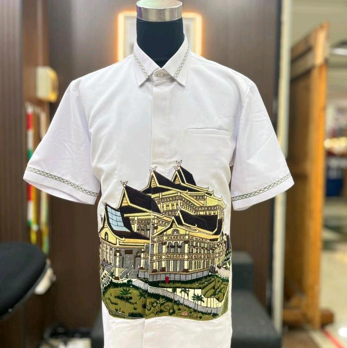 KEMEJA BORDIR HANDMADE MOTIF RUMAH ADAT PROVINSI RIAU