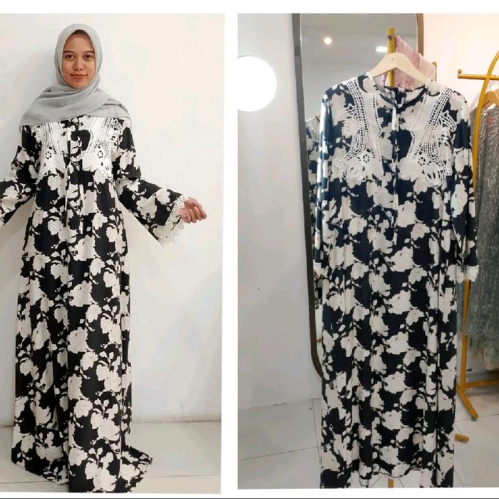 gamis renda dada hitam putih