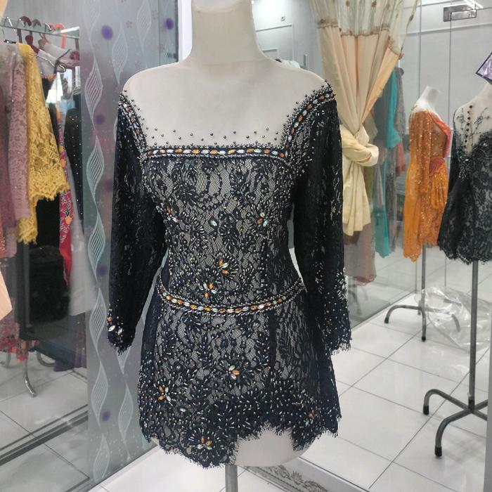 Kebaya atasan semi prancis warna hitam leher persegi untuk pesta