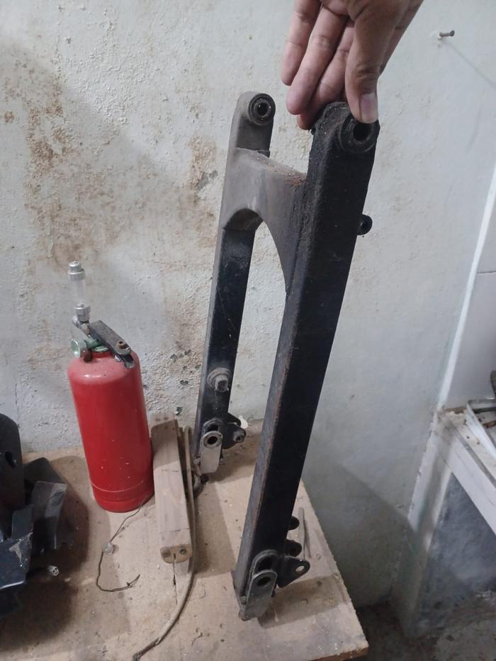 Swing arm megapro 2005 bekas kondisi normal ga peang, copotan ori honda