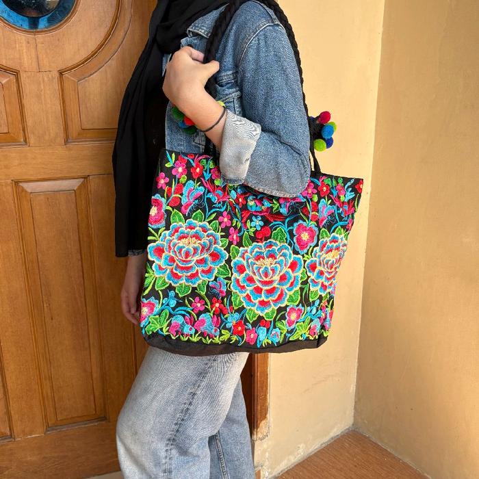 SIREE BAG | Tas Pompom Bunga Bordir Thailand Wanita