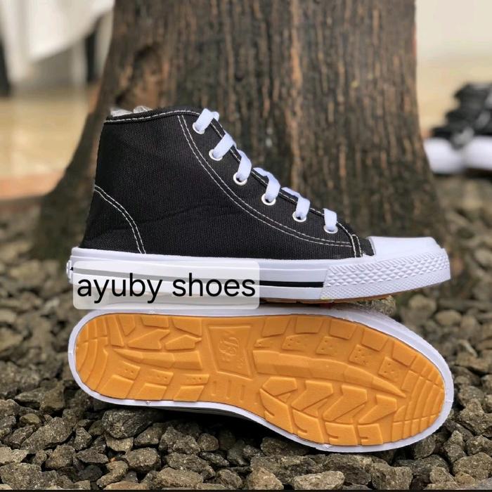 NOB BOLA NB/ SEPATU HITAM PUTIH SOL KUNING. SEPATU SEKOLAH TK/ SD/ SMP/ SMA.