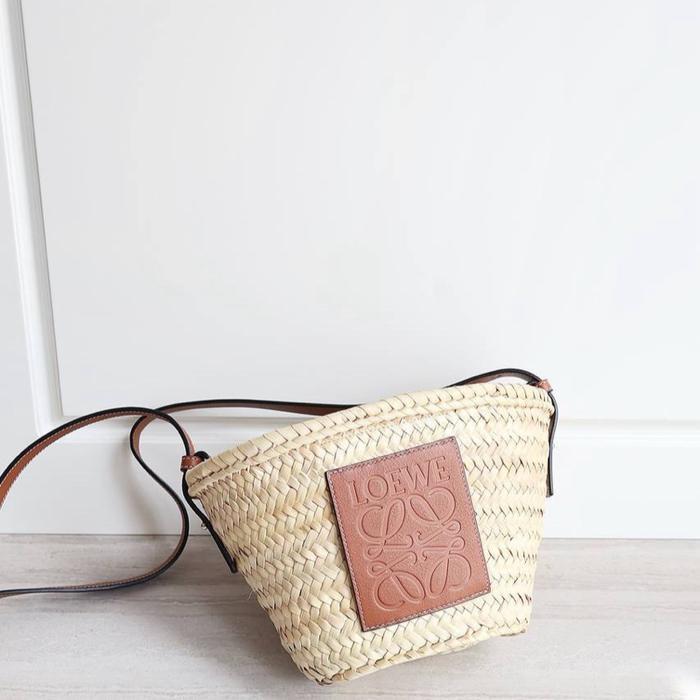 LOEWE DRAWSTRING CROSSBODY BASKET BAG IN TAN