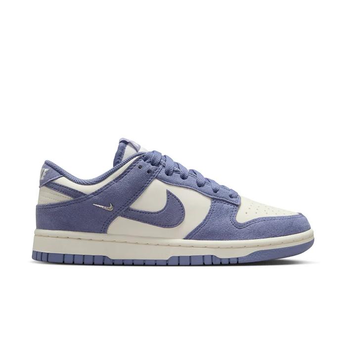 Sepatu Sneakers Wanita Nike Dunk Low World Indigo Mini Swoosh Casual Shoes Womens IB4417-103 ORIGINA