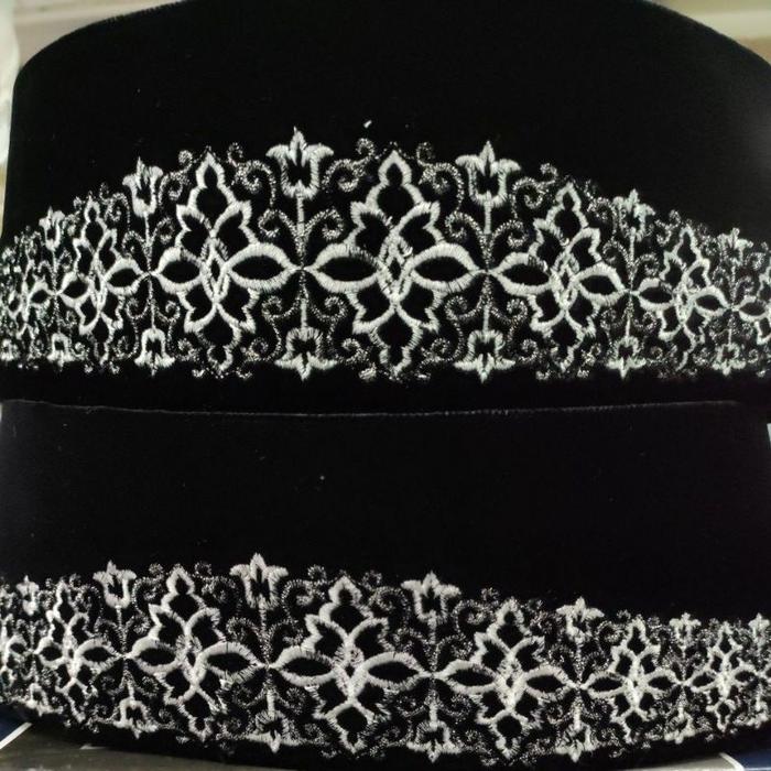 Peci Hitam 'AWING' AC motif bordir TULIP PERAK tinggi 9