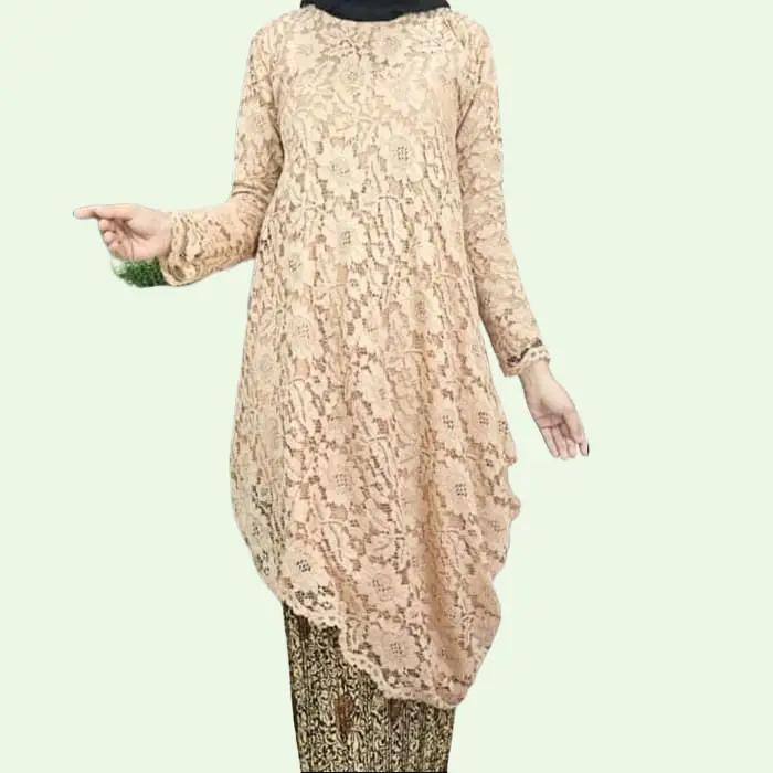 Kebaya Tunik Miring Bahan Brukat Warna Cream