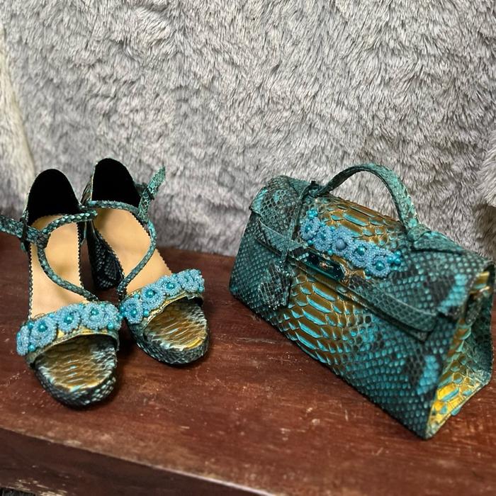 Satu set tas long kelly size 28 + sandal heels 9 cm payet batu