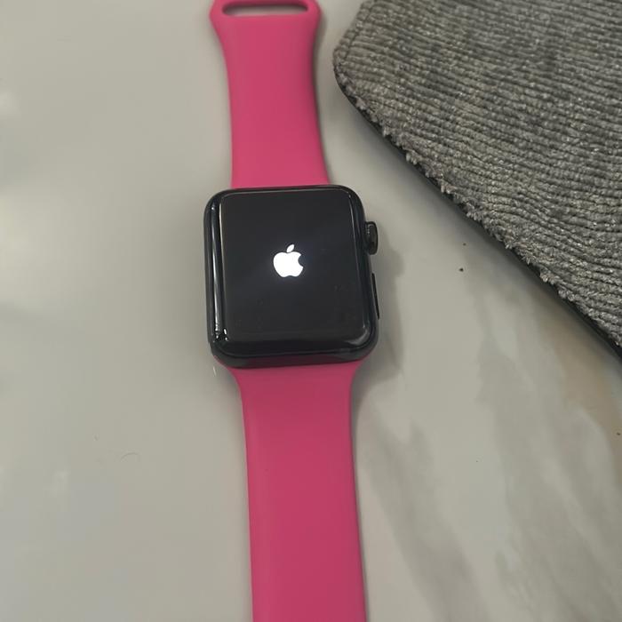 Jam tangan series 3 apple Watch bekas