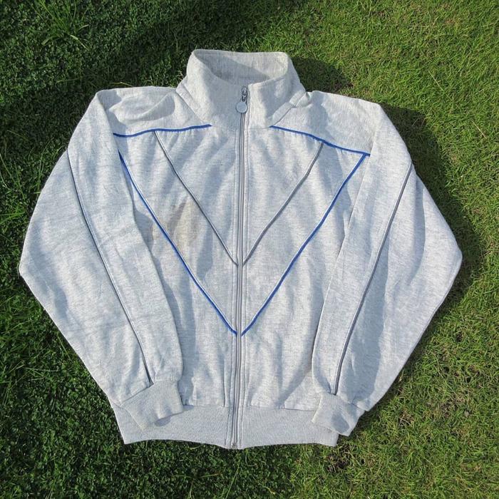 Adidas Originals Classic Gems Tracktop Jacket  In Grey Colour Way  Size S  PxL = 62 x 56 Idr 250 k  