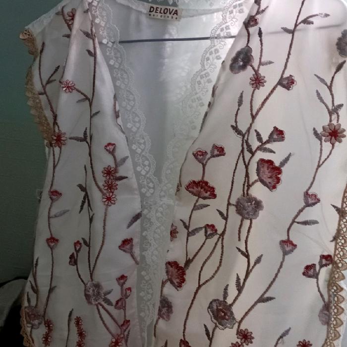 Thrift, Outer bunga Wanita Cantik